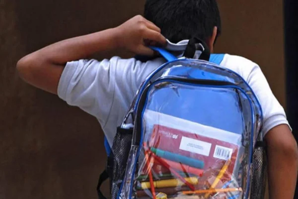 Escuela de Chilecito prohíbe ingreso con mochilas tras las amenazas