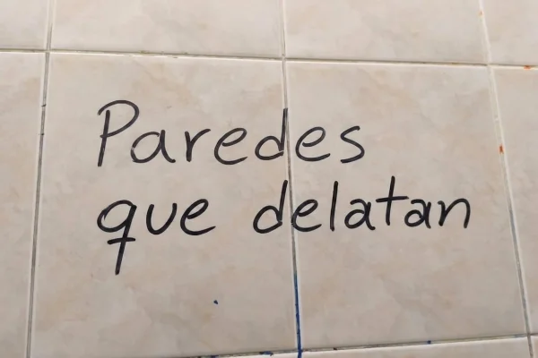 Paredes que delatan: la tecnología detrás de las amenazas escolares en La Rioja