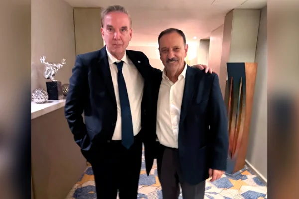 Quintela y Pichetto coincidieron en la necesidad de diálogo y construcción colectiva ante la crisis