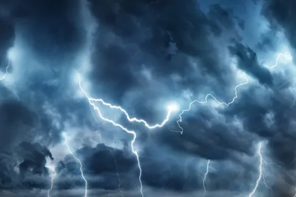 Hay alerta amarilla por tormentas en tres provincias para hoy, sábado 25 de abril