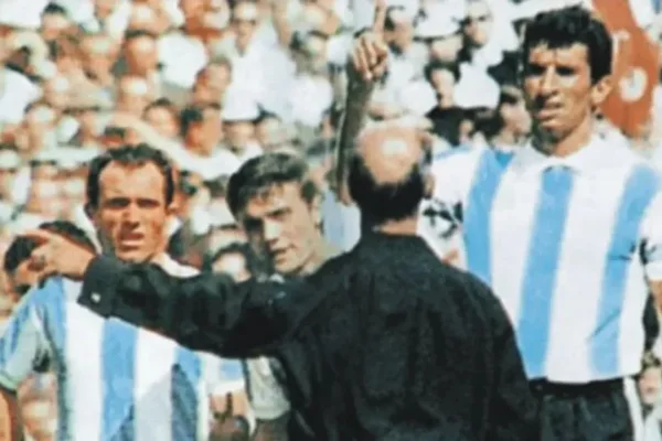 De una expulsión al VAR: cómo la Selección argentina cambió las reglas del fútbol