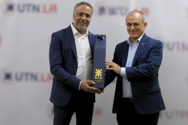 UTN La Rioja recibió distinción por los 40 años de formación