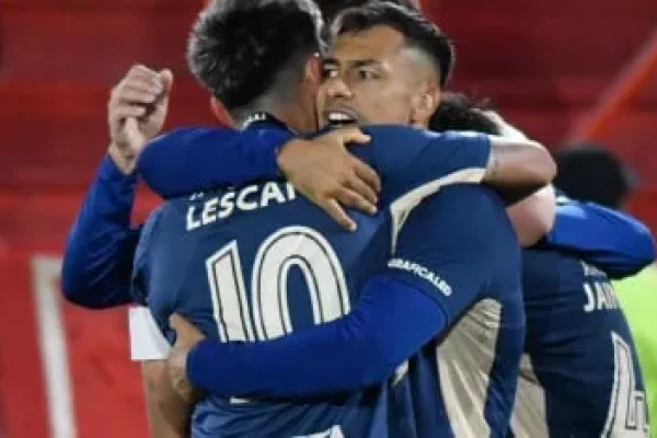 Argentinos lo dio vuelta ante Huracán y le dio una mano a Racing