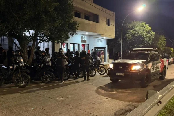 Murió el joven detenido dos veces por error y encontrado ahorcado en una celda