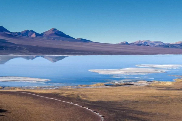 Laguna Brava: donde la cordillera se vuelve silencio
