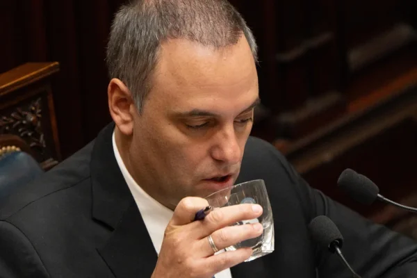 Manuel Adorni descarta renunciar: 