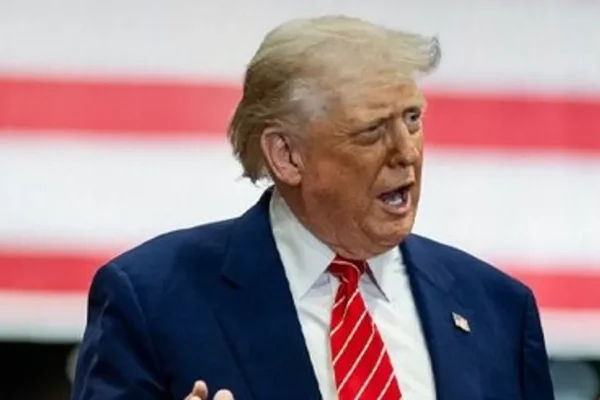 Trump amenaza con bombardear Irán a una escala mucho mayor si no se alcanza un acuerdo