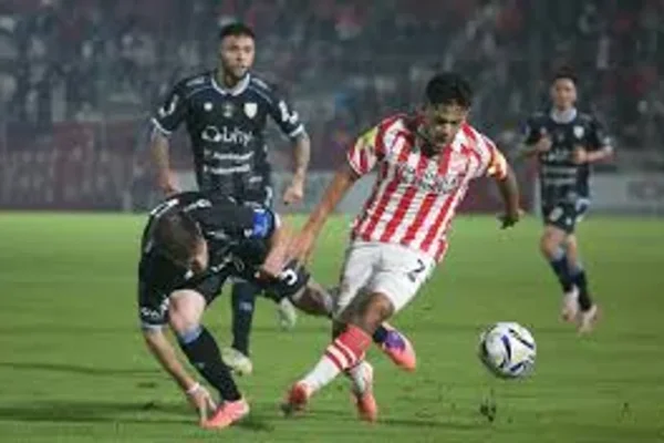 San Martín de Tucumán le ganó 2-1 a Atlético Rafaela y da pelea en la Primera Nacional