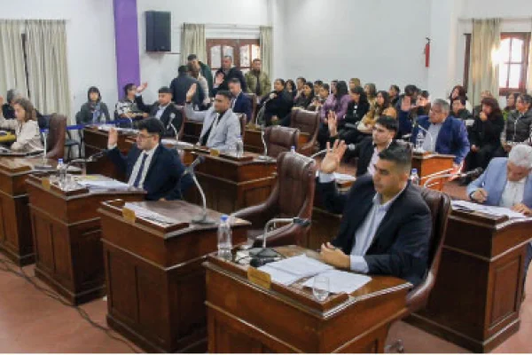 Impulsan obras y reconocen a instituciones educativas