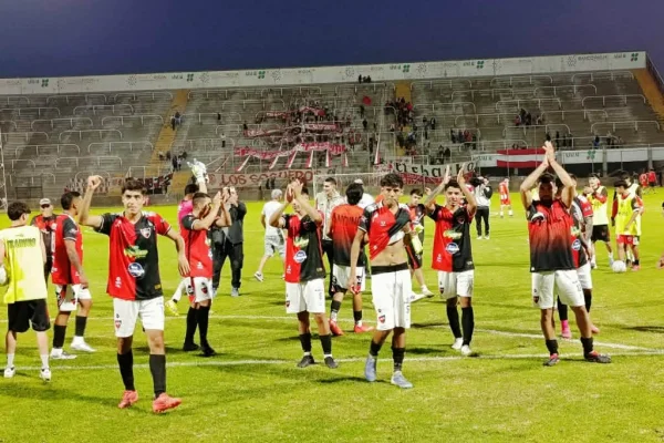 Andino derrotó a Estudiantes y se instaló en las semis del Provincial