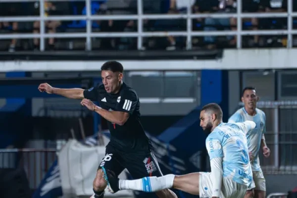 Riestra fue goleado por Gremio y se complicó en la Copa Sudamericana