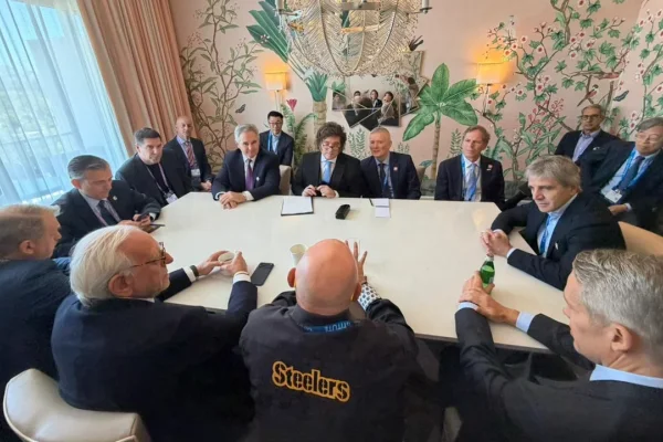 Milei se reunió con grandes inversores en Los Ángeles para potenciar la llegada de capitales