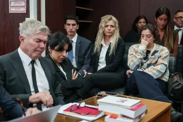 Caso Maradona: un neurólogo remarcó que no había necesidad de operar el hematoma subdural