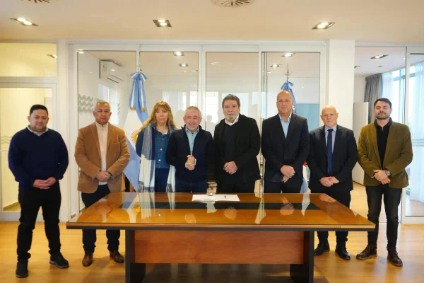 La Municipalidad de la Capital firmó  importante convenio con el Banco Rioja