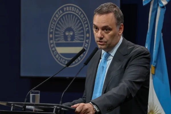 El Gobierno dice que cumple con el presupuesto universitario y calificó de “falsa” la denuncia por los hospitales