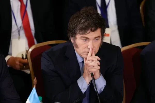 Advierten que el Gobierno perdió 15 puntos y 