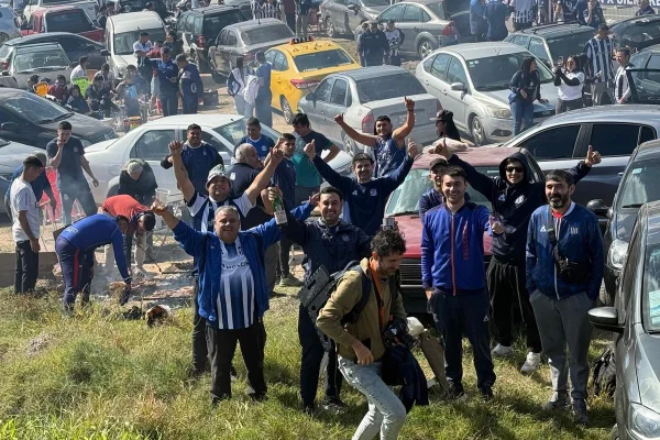 En fotos: la previa de los hinchas de Talleres antes del clásico en el Kempes