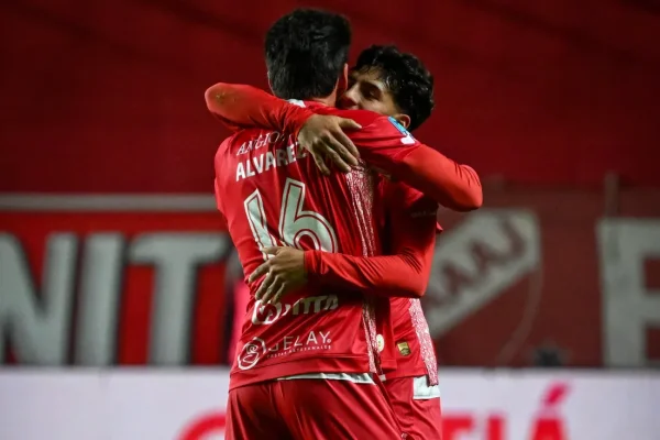 Argentinos confirmó su buen momento y superó a Lanús