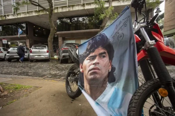 Dos médicos de la Clínica Ipensa y un facultativo cercano a Maradona declararán en el juicio