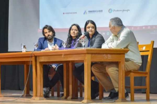 Capacitan con mirada integral y comunitaria