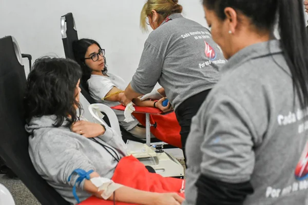Salud realizó una nueva colecta voluntaria de sangre junto a estudiantes del CEF San Francisco