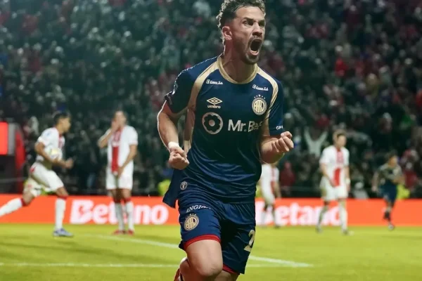 Argentinos le ganó a Huracán en el alargue y pasó a las semifinales del torneo