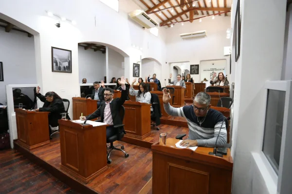 Concejales prohibieron el uso de vapers en espacios cerrados públicos