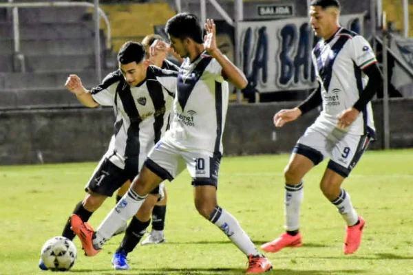 Fútbol: La segunda fecha continuará con una triple jornada