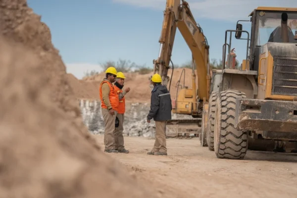 La minería de yeso en Los Llanos riojanos genera empleo local y consolida un modelo de bajo impacto ambiental