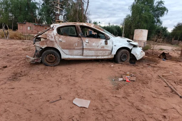 Joven conductor perdió el control de su auto y volcó Ruta 74