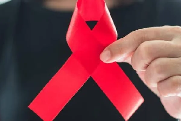Recortes en salud: alerta en pacientes con VIH