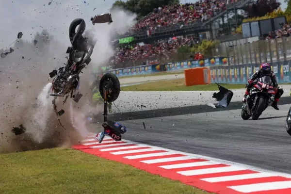Tremendo accidente de Alex Márquez: voló varios metros y su moto quedó destrozada