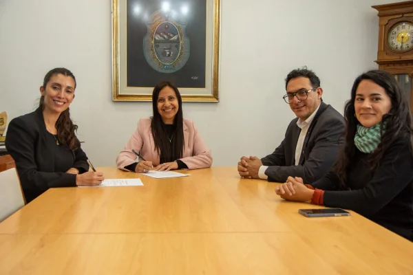 Florencia López y la Unlar impulsan la cración de escuelas de oficios