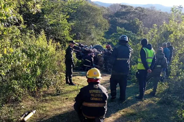 Tremendo vuelco de un camión en la Cuesta del Totoral dejó  a su chofer sin vida