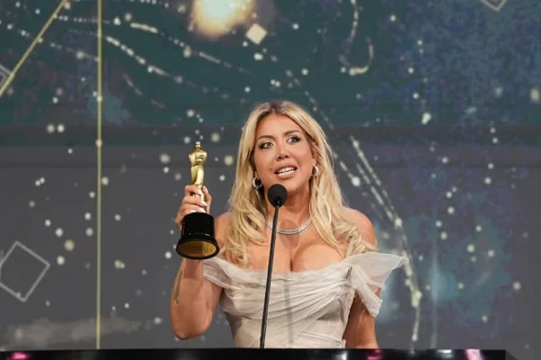 “Soy una mujer con leucemia y elegí tratarme en Argentina”: Wanda Nara como mejor conductora