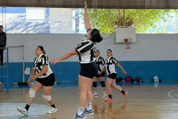 El Torneo Municipal de Voley disputó otra fecha de la fase regular