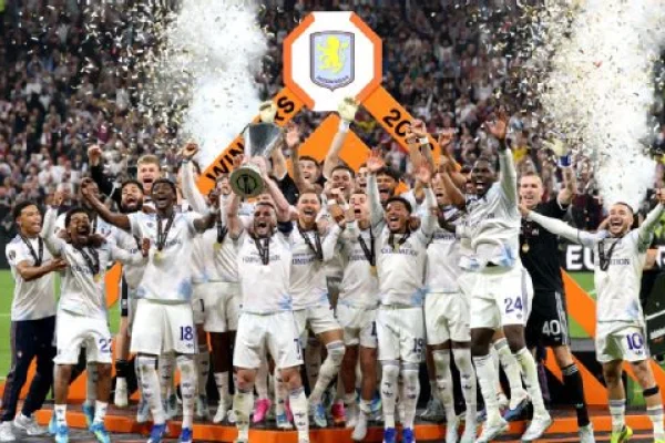 Con un golazo de Emiliano Buendía, el Aston Villa del Dibu Martínez goleó a Friburgo y se coronó campeón de la Europa League