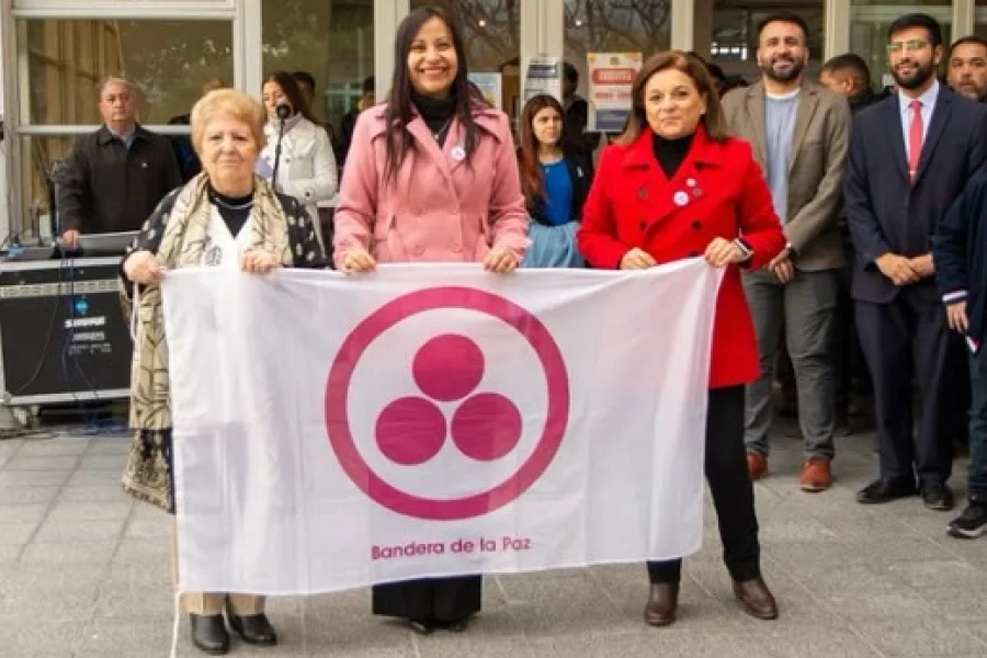 Izamiento de Bandera en la UNLaR.
