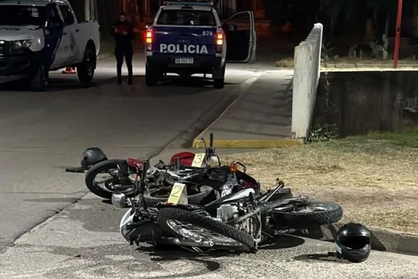 Fuerte choque de motocicletas  dejó tres heridos en la Capital