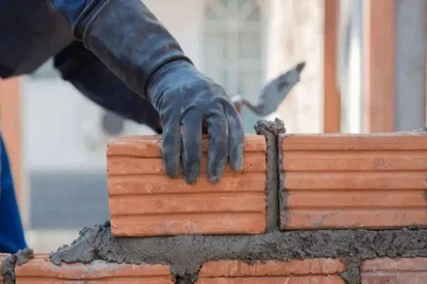 Empresarios de la construcción plantean alternativas para recuperar la obra pública