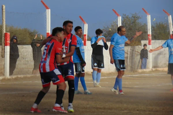 Fútbol: Los Andes triunfó como local y le cortó el invicto al “Celeste”