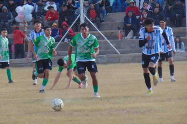 Fútbol: Anguinán ganó en casa y comanda la Zona A en Chilecito