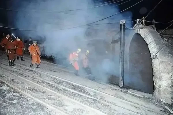 China: Una explosión en una mina de carbón dejó 82 muertos y varios desaparecidos
