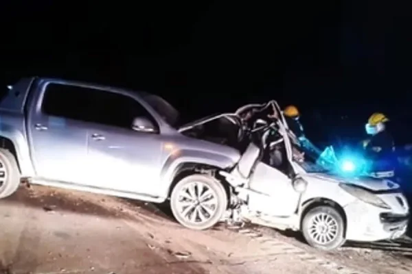 Conmoción en Buenos Aires: una camioneta chocó a un auto y murieron cinco personas