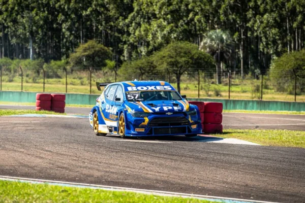 Franco Vivian volvió al triunfo en TC2000 tras una final caótica
