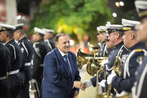 Quintela encabezó los actos patrios y destacó la importancia de una patria soberana