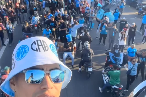 El campeón, desde adentro: así se vive la caravana de Belgrano tras su título en el Torneo Apertura