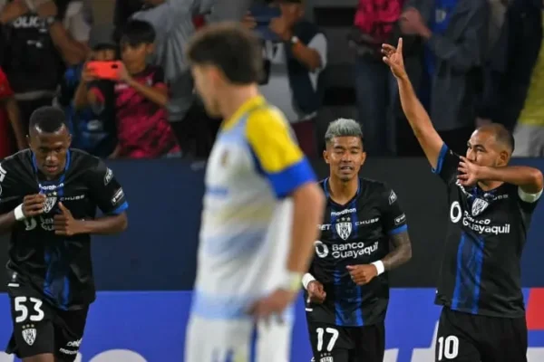 Rosario Central perdió ante Independiente del Valle y terminó segundo en su grupo