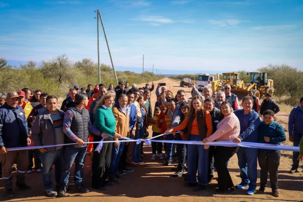 Quintela inauguró importante camino rural en Facundo Quiroga