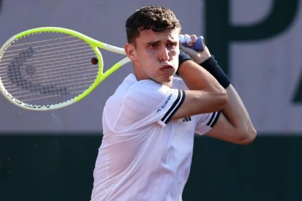 Juan Manuel Cerúndolo dio el batacazo del año y eliminó a Sinner en Roland Garros